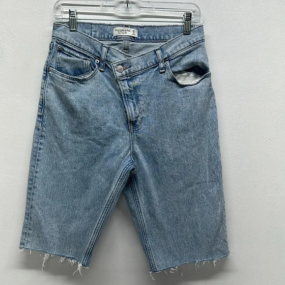 Abercrombie And Fitch Denim Shorts 90s Straight Ultra Hi Rise Cut Off Size 28 6 - Picture 1 of 7